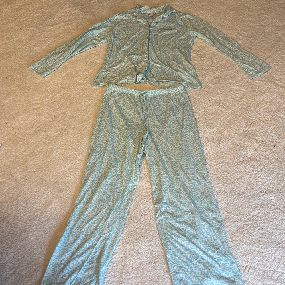 Liz Claiborne PJ set